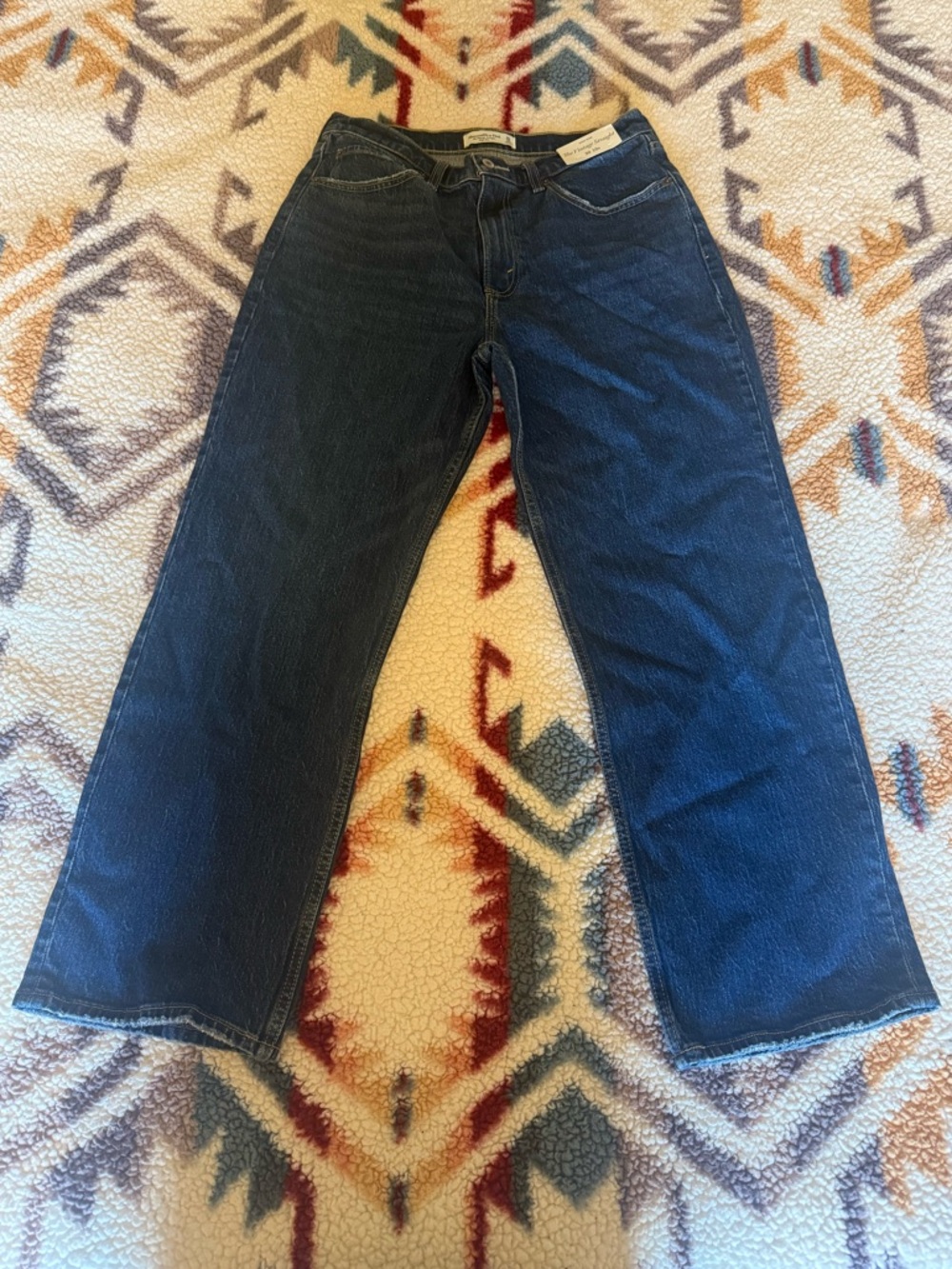 NWT Abercrombie and Fitch The Vintage Straight High Rise Jeans Size 10